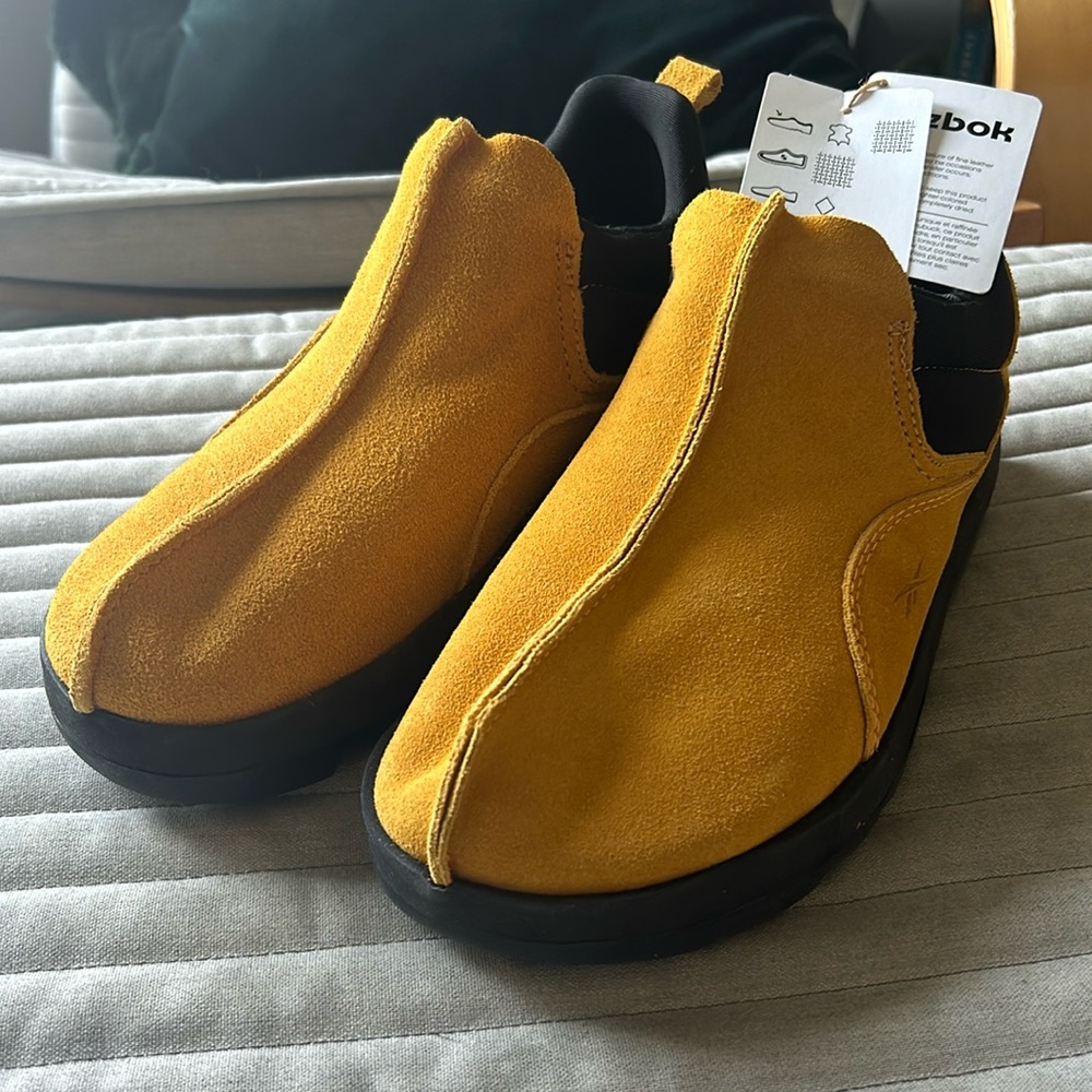 Reebok Beatnik Moc Boot SZ 40.5